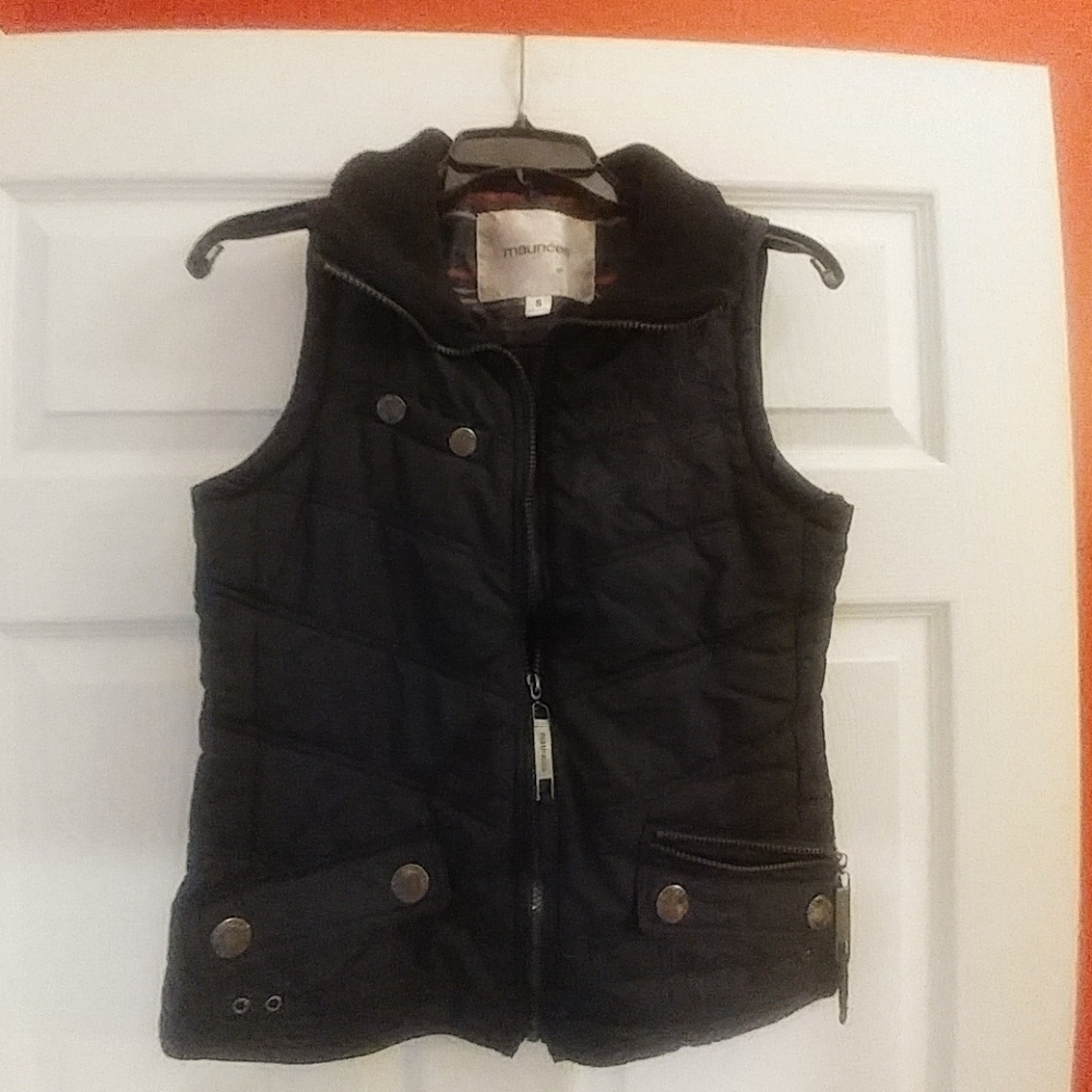 MAURICES Black Vest Small